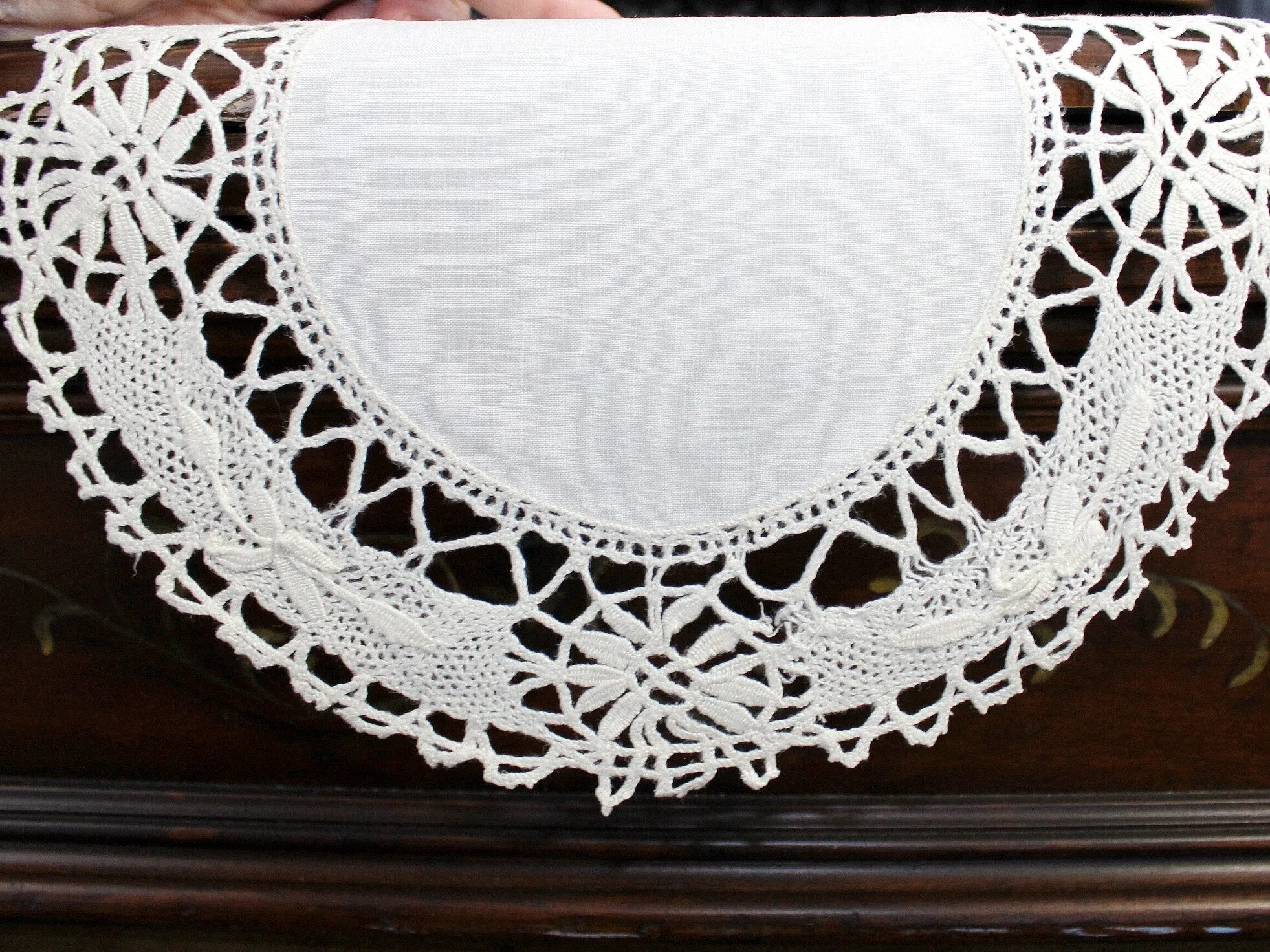 Bedfordshire, Bobbin Lace, Antique Doily, Exquisite Handmade Lace Doily 18219