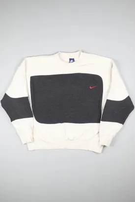 Nike - Renewed Sweatshirt (XL)